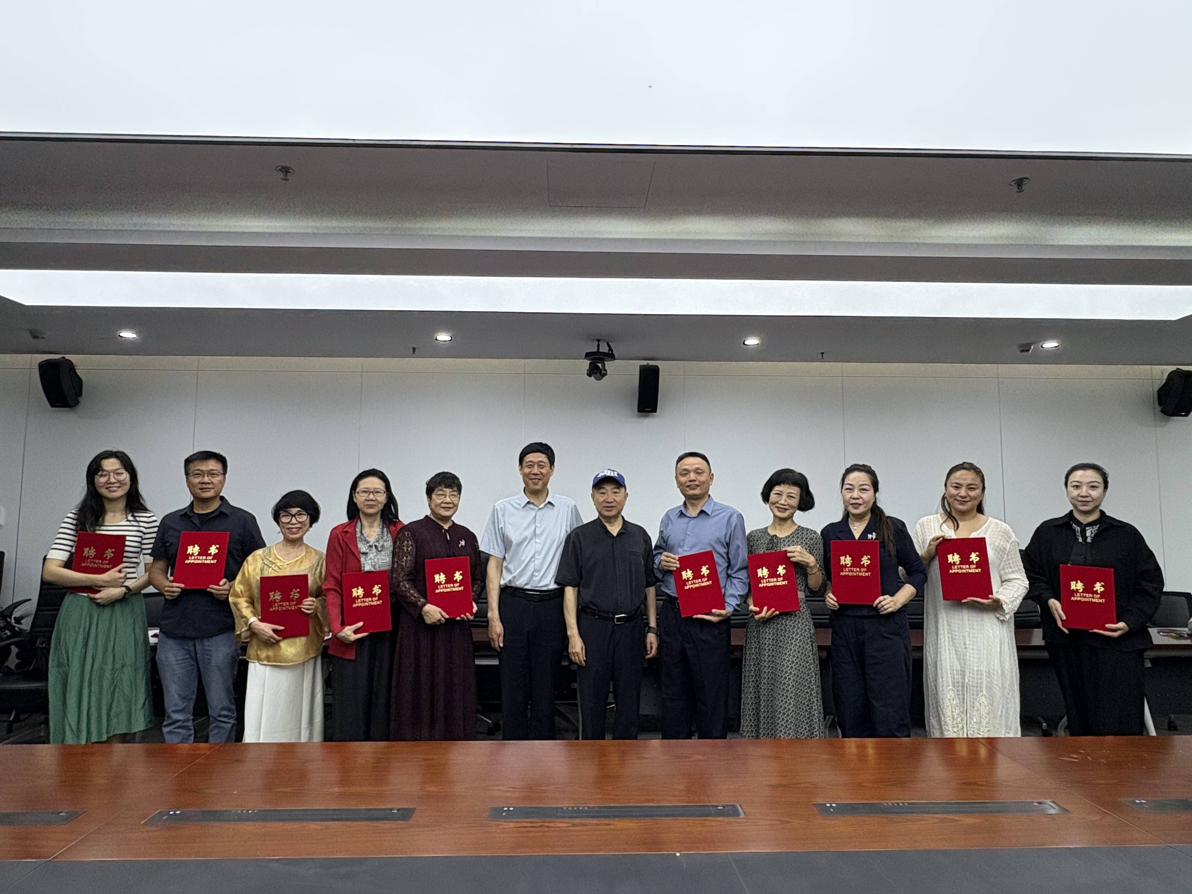 聚力“心”育 护航成长——广东省深圳市南山区关工委召开“五老”讲师团特聘讲师工作交流会