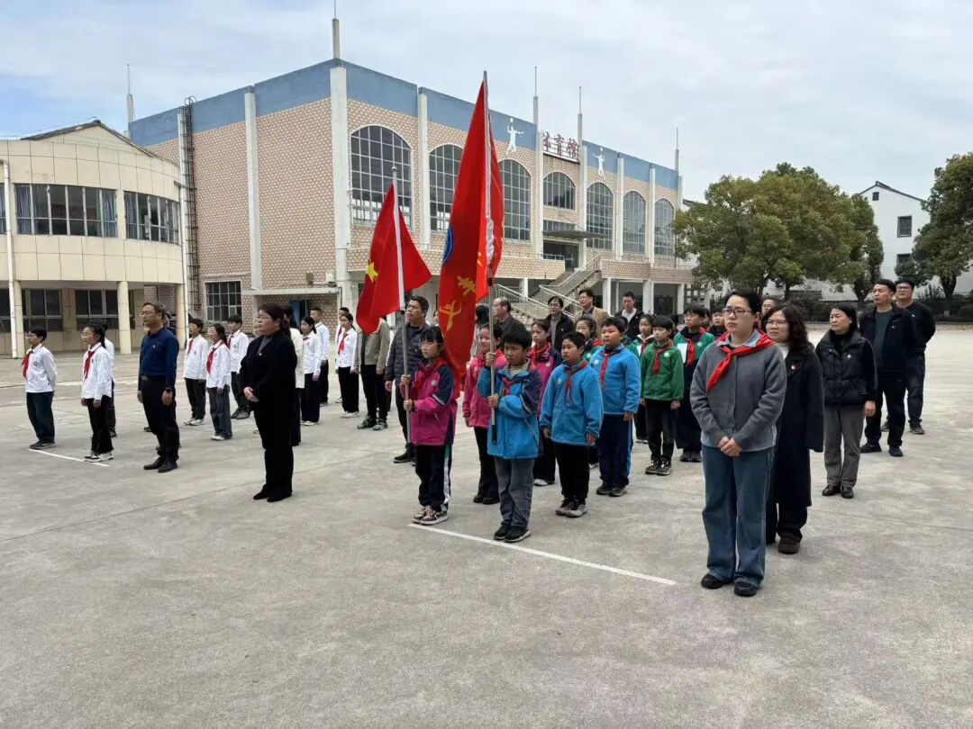 江苏省宜兴市官林镇关工委开展“缅怀抗日英烈 传承红色薪火”林心平烈士墓祭扫活动