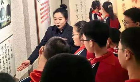 辽宁省锦州市凌海市凌水小镇学校关工委开展“赓续红色血脉 薪火相传萧军精神”研学活动
