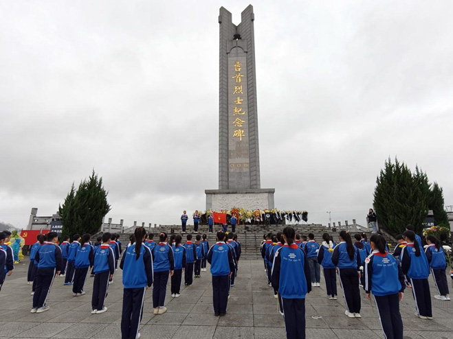 湖南省吉首市乾元小学关工委：清明祭奠先烈，传承红色基因