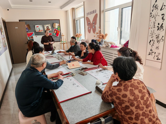 墨润邻里 书韵社区——内蒙古自治区赤峰市元宝山区平庄西城街道新景四季东社区关工委开展书法培训活动