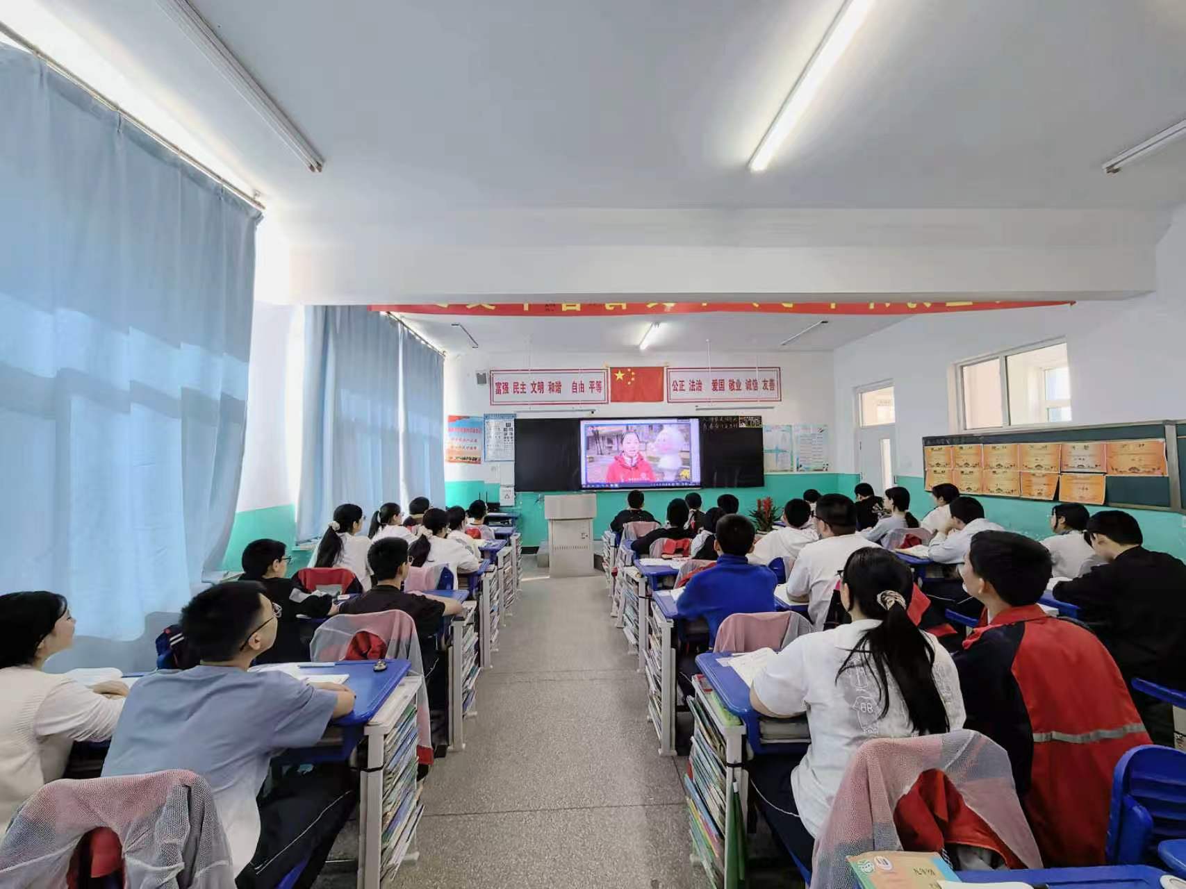 全民安全教育，我们一起行动——内蒙古赤峰市翁牛特旗桥头中学关工委开展国家安全教育日活动