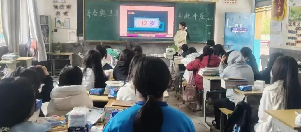 江西省抚州市崇仁县：爱心卫生巾捐赠活动走进相山中学