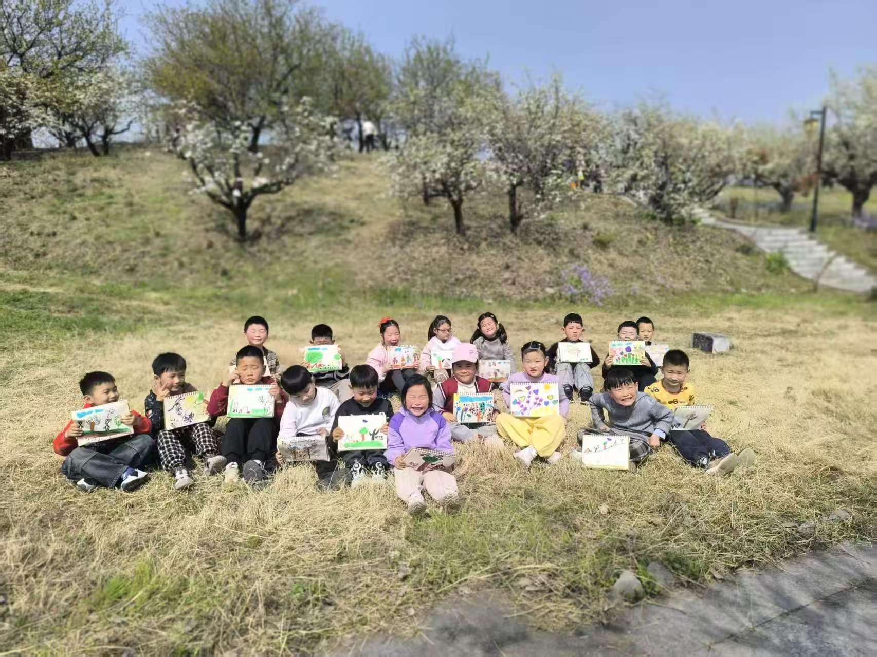江苏省徐州市铜山区汉王镇中心幼儿园关工委组织学生开展远足活动