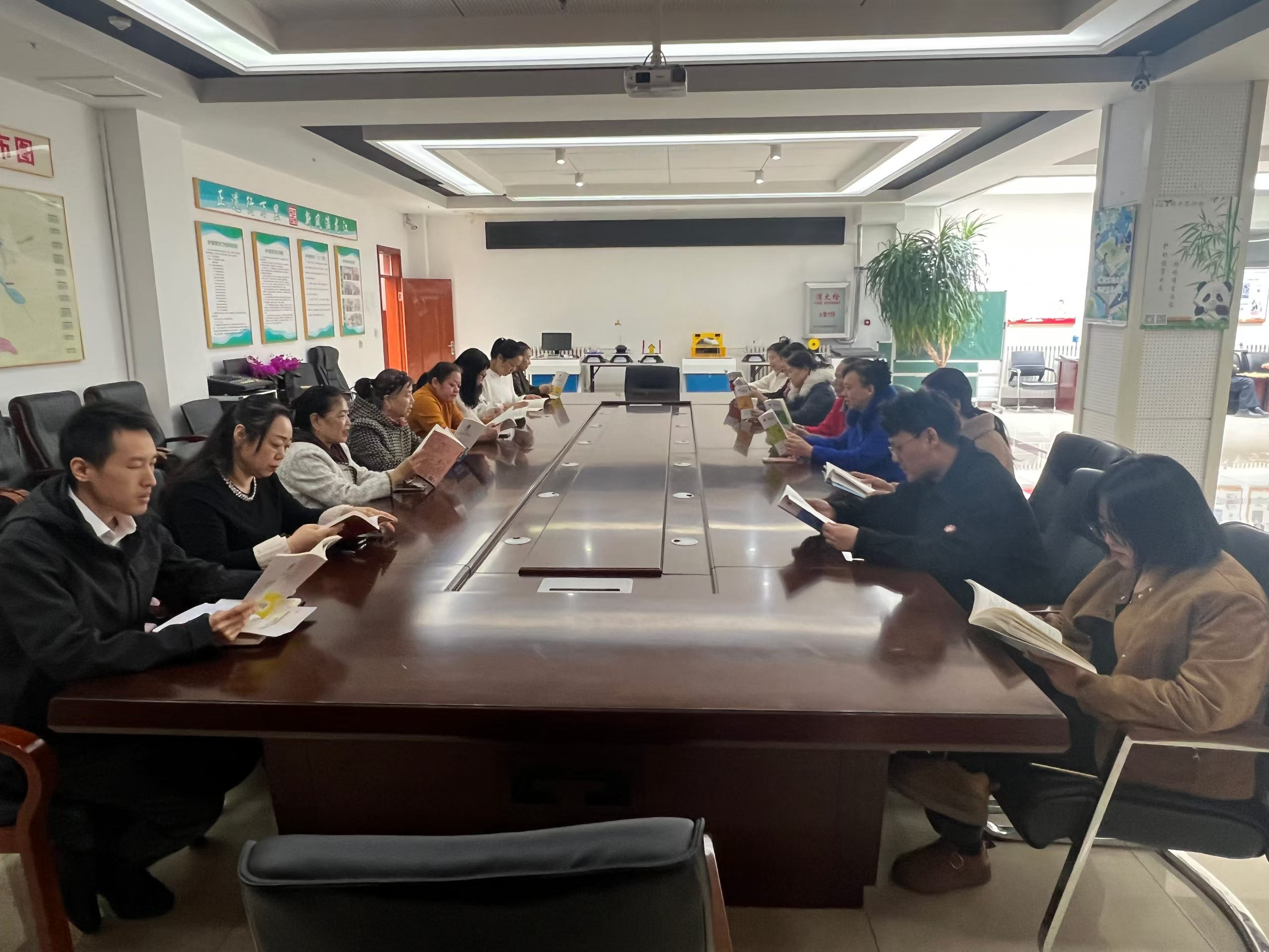 书香润社区 阅读暖民心——黑龙江省牡丹江市绥芬河市阜华社区开展全民阅读系列志愿服务活动