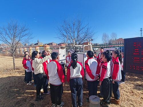 知气象·学科学·护家园——黑龙江省穆棱市民主小学开展3·23世界气象日校园观测行动