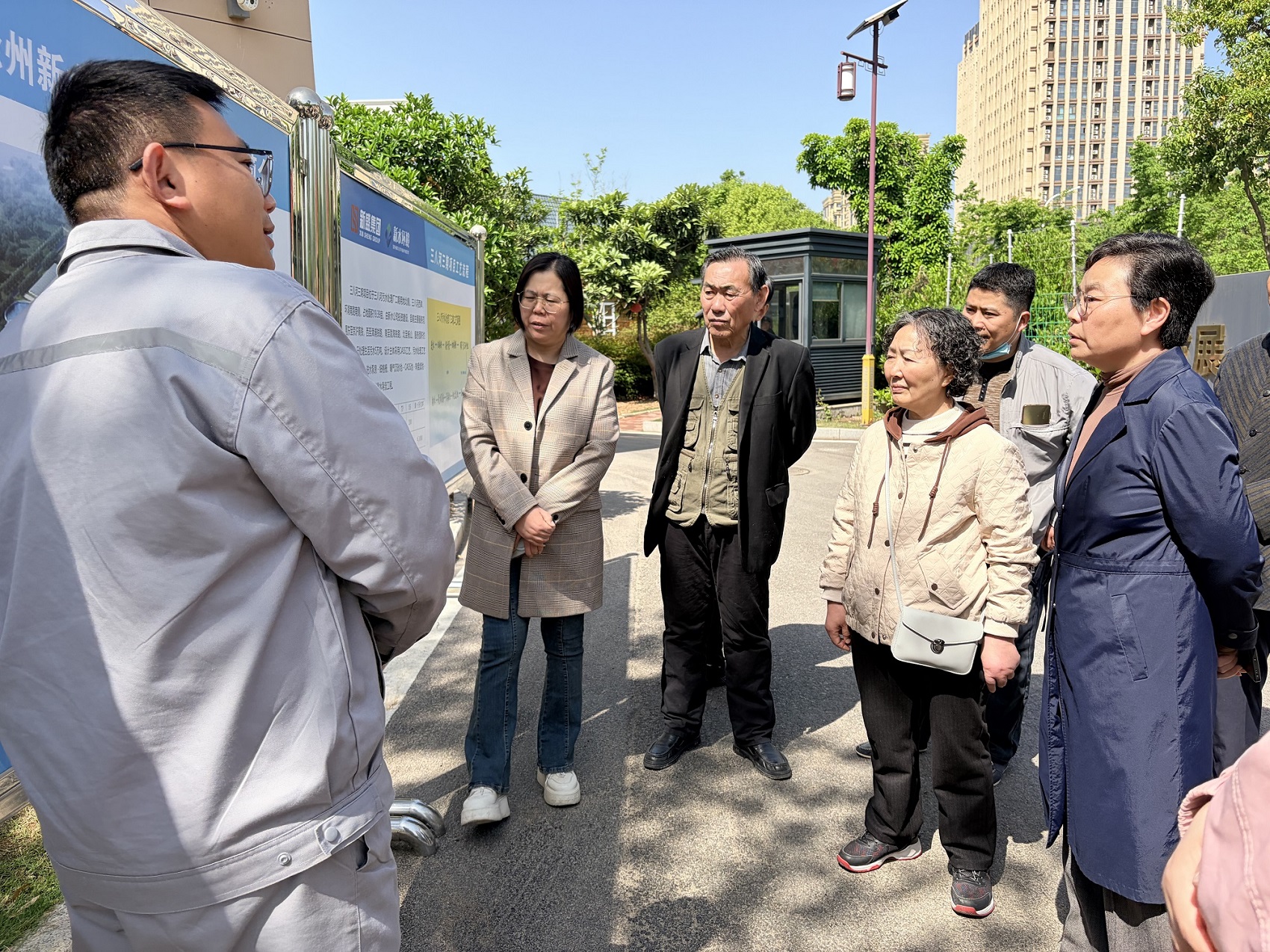 江苏省徐州市经济技术开发区金龙湖街道福鑫社区关工委开展“探秘污水净化 践行绿色使命”主题活动