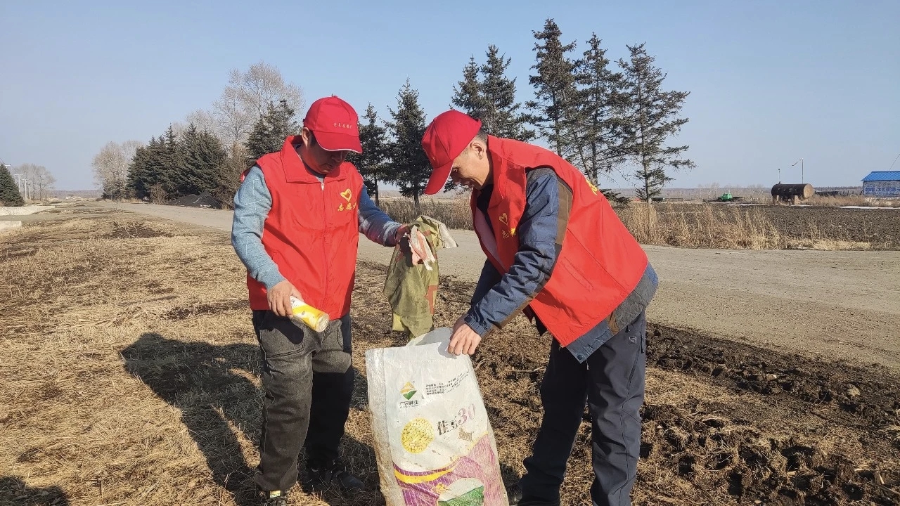 北大荒集团龙门农场有限公司团委联合关工委组织青年志愿者开展系列志愿服务活动