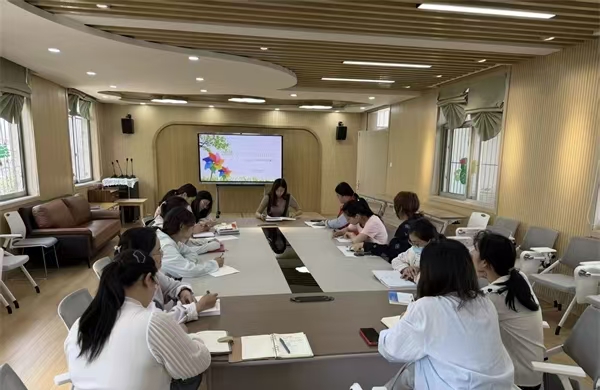 守护数字童年，共筑成长防线——江苏省徐州市铜山区汉王镇中心幼儿园关工委启动2026年学前教育宣传月活动