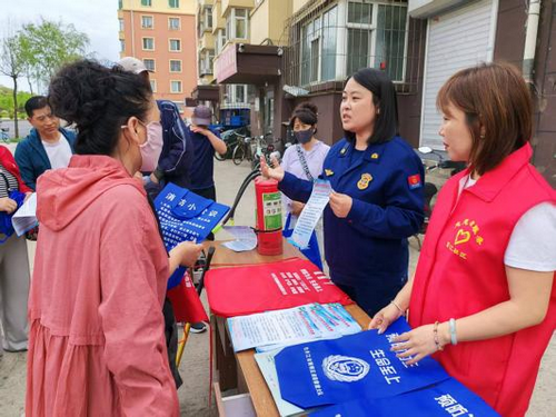 黑龙江省牡丹江市阳明区富江社区关工小组开展“消防安全宣讲暨应急逃生演练”主题活动