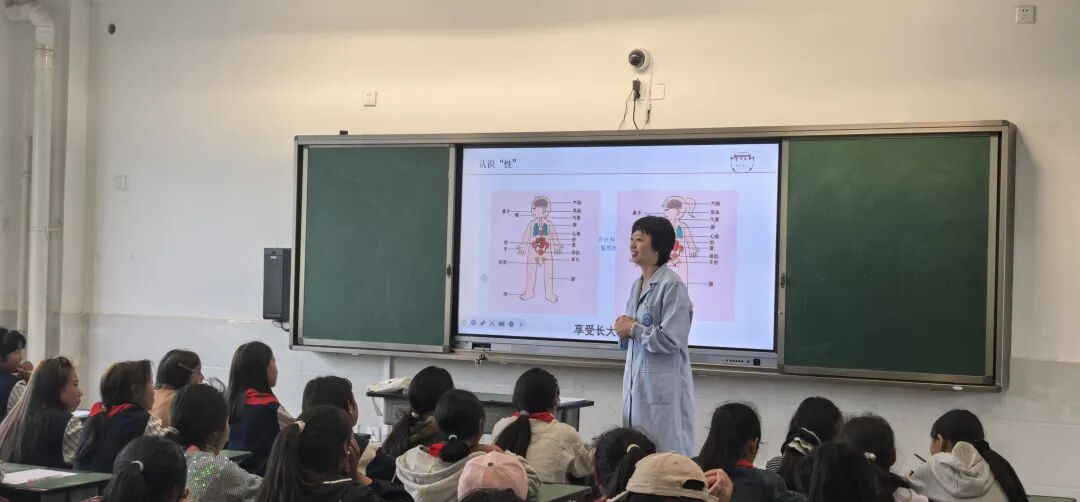 四川省凉山州昭觉县：用心守护青春期女生健康成长