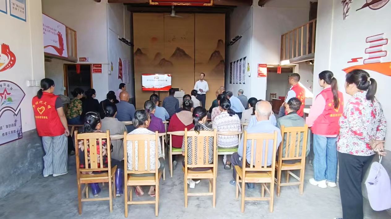 江西省赣州市于都县盘古山镇关工委开展“关心关爱下一代”主题活动