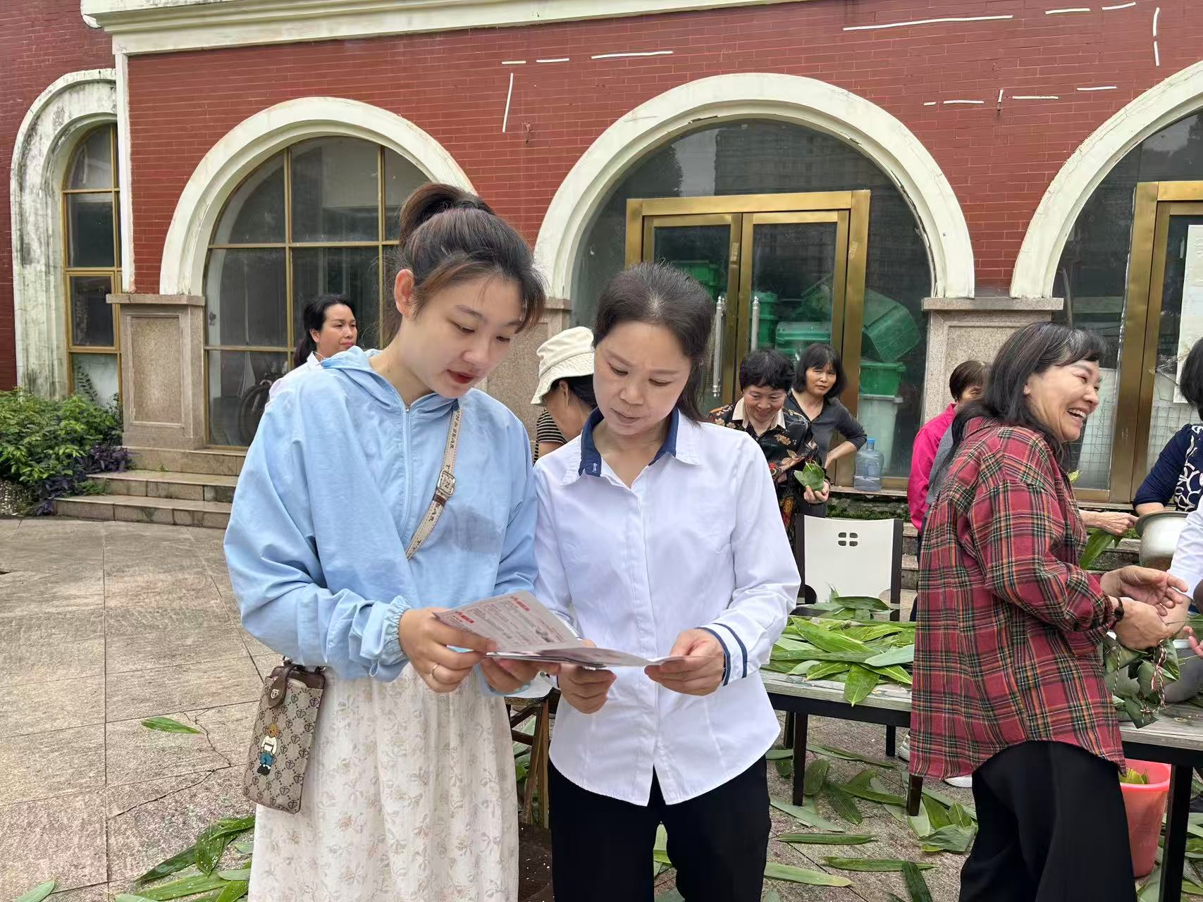 江西省新余市渝水区城北街道春龙社区关工委开展平安建设宣传活动