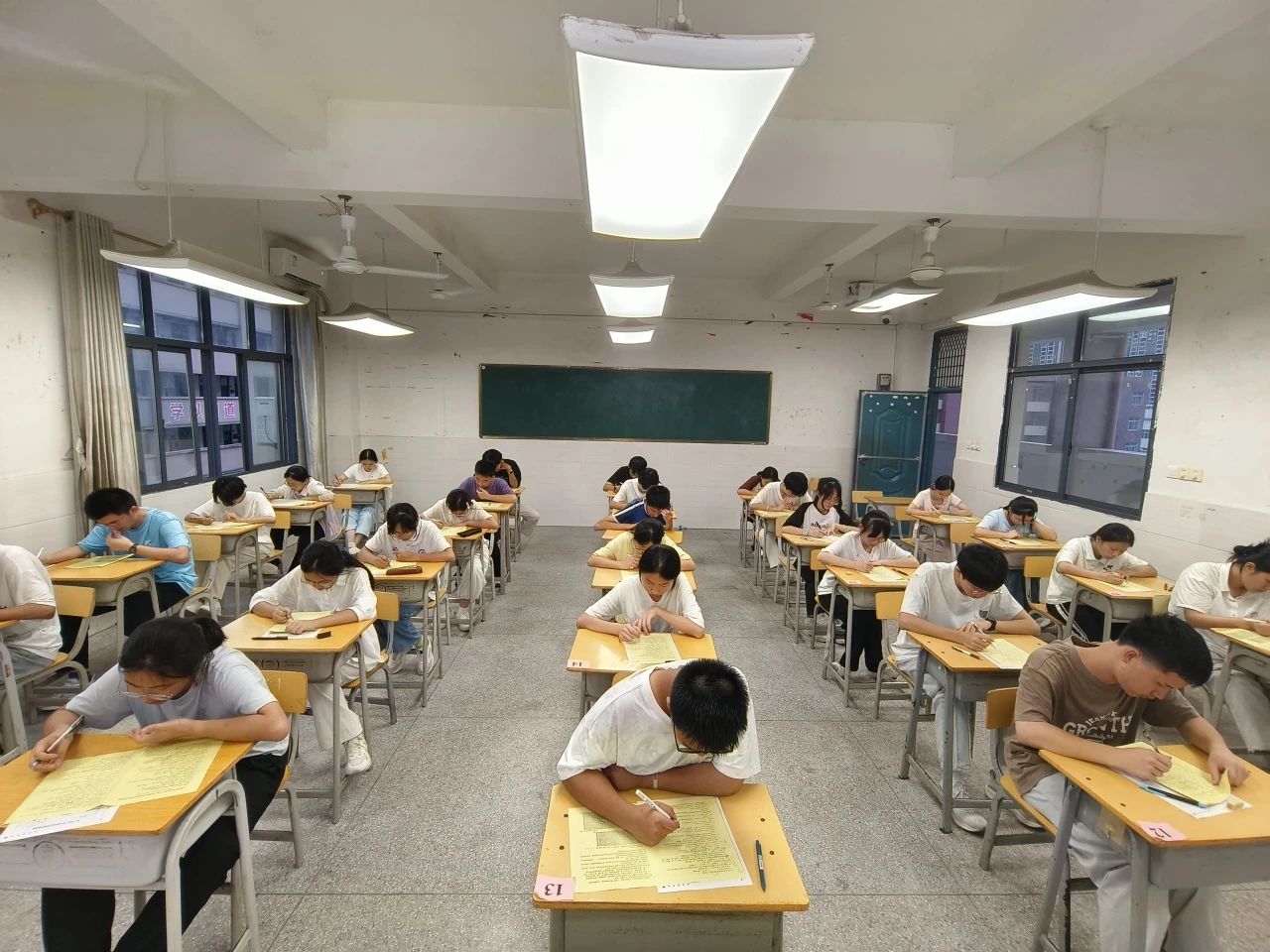 江西省赣州市于都中学关工委高二年级举办国学知识竞赛