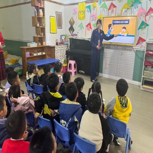 江西省新余市渝水区城北街道春龙社区关工委联合渝水区消防服务中心走进北湖星城幼儿园积极开展消防安全宣传系列活动