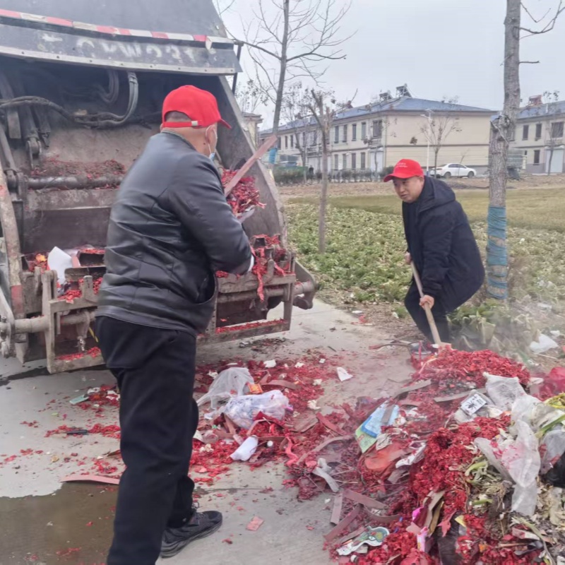 江苏省徐州市铜山区马坡镇关工委“五老”积极参与清理春节期间环境整治