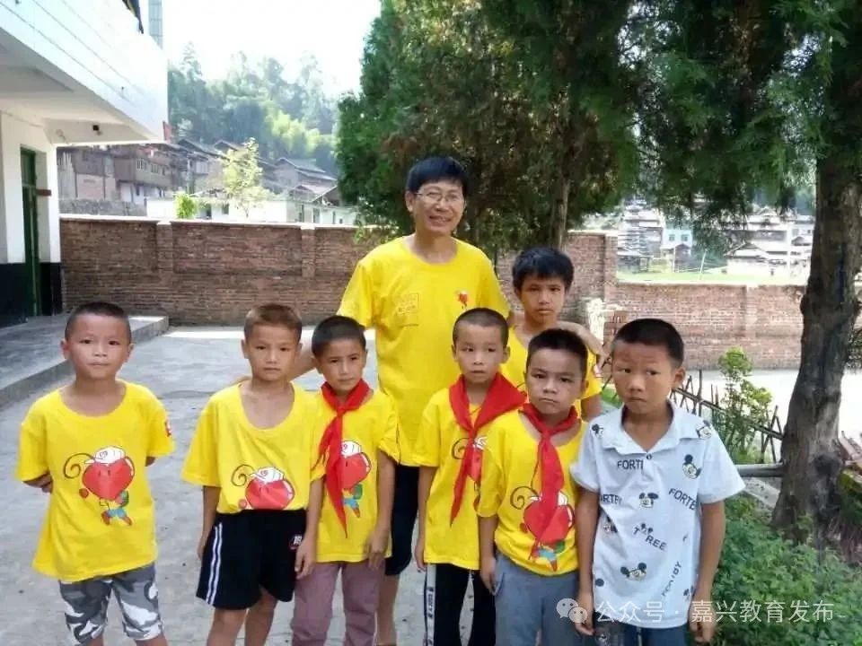 浙江省平湖市退休教师王冲根：九年间七次支教，为大山孩子推开看世界的窗