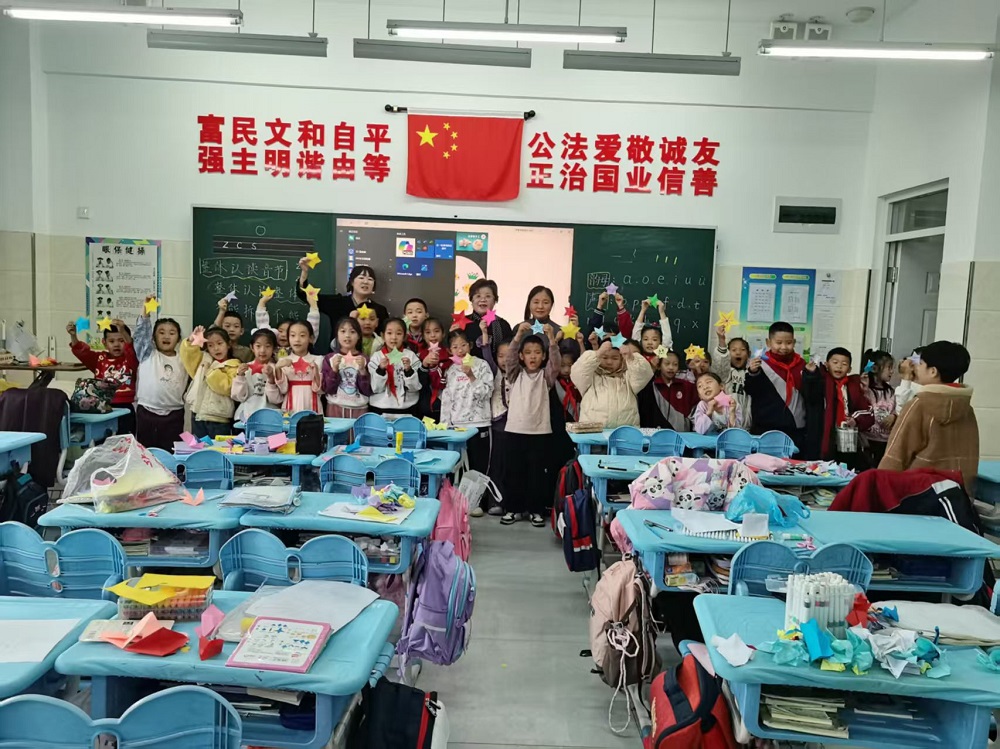 “五老”李成艳：一把剪刀剪出育人新天地