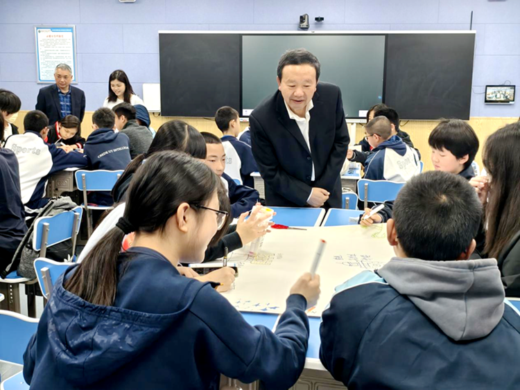 湖南省湘西土家族苗族自治州保靖县：以银发初心守护“朝阳”未来