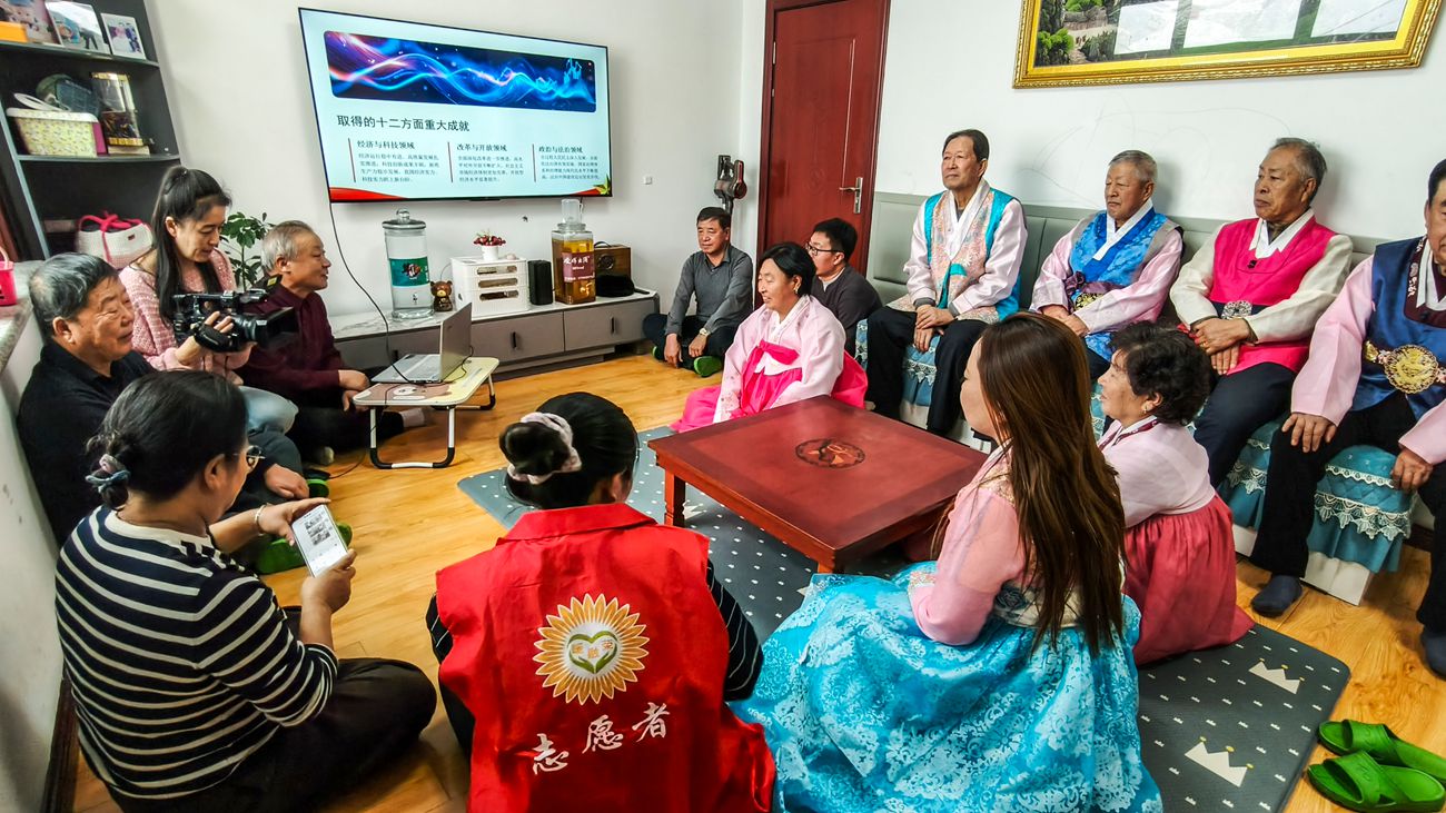 “五老”宣讲到农家