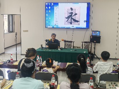 江苏省宜兴市官林镇东尧村校外教育辅导员陈培刚：躬耕书刻园地 创优乡土文化