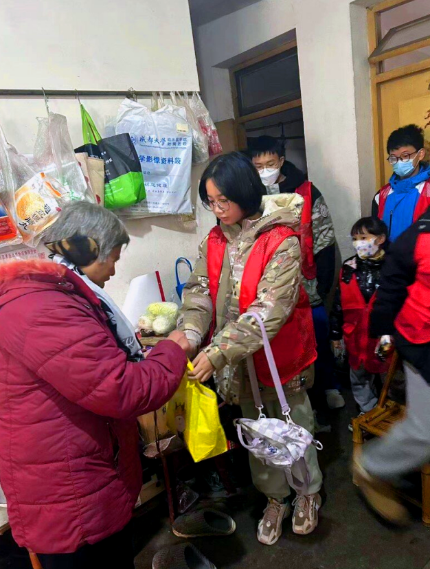 1704356977445309.png 8.png