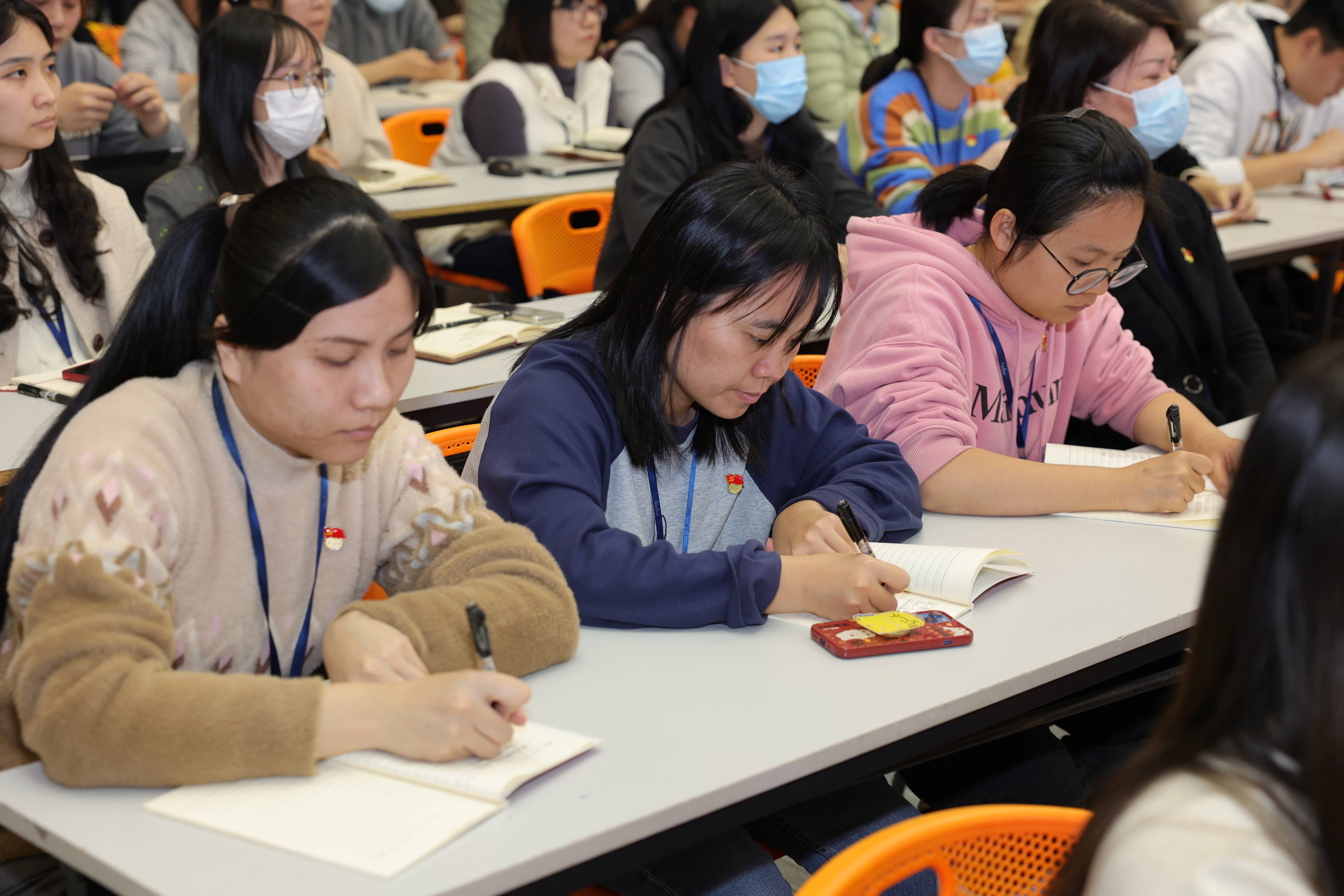 老劳模宣讲进企业  凝心聚力建新功4.jpg