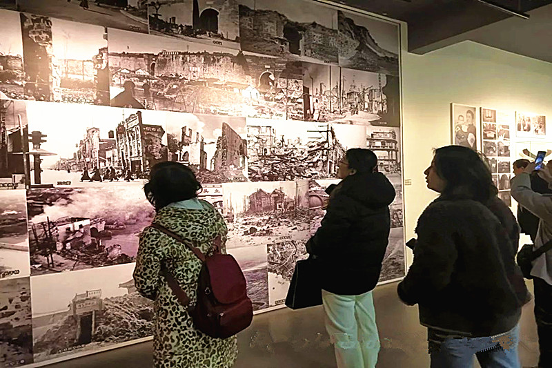 1704767051712981.jpg 江苏省南京市玄武区锁四社区关工委组织参观南京民间抗日战争博物馆(1).jpg