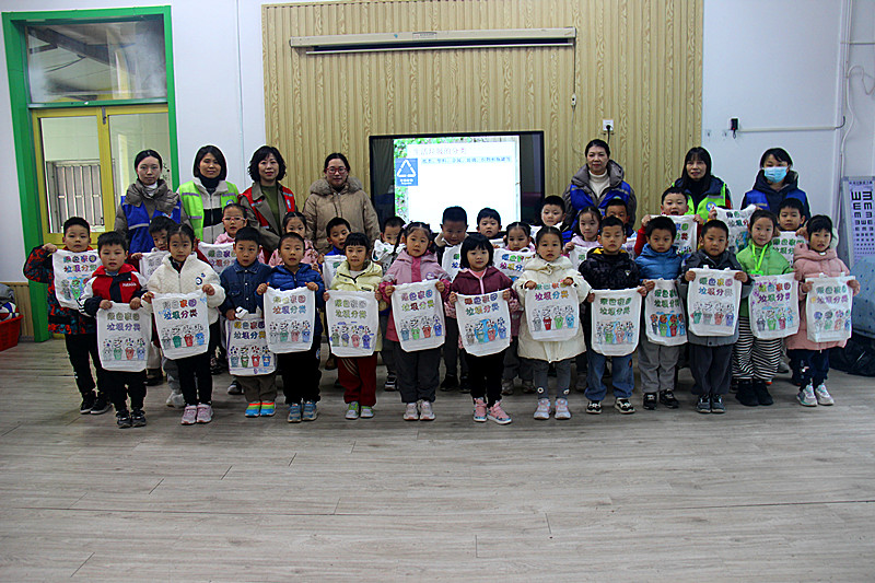 玄武湖街道关工委联合开展“绿色家园，垃圾分类”主题绘画活动(8).jpg