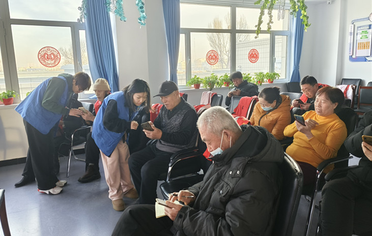 元宝山区吉祥社区智慧敬老活动照片5_副本.jpg