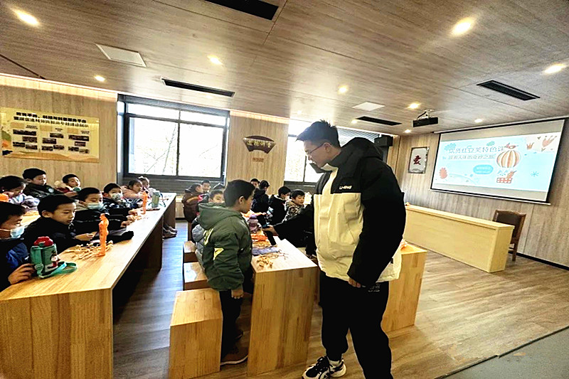 江苏省南京市玄武区成贤街社区关工委开展“人体奥秘探索科普”课堂 (2).jpg