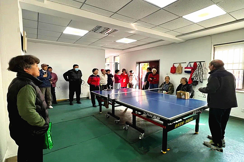 江苏省南京市玄武区锁五社区关工委举办第九届幸福邻里杯乒乓球比赛(1).jpg