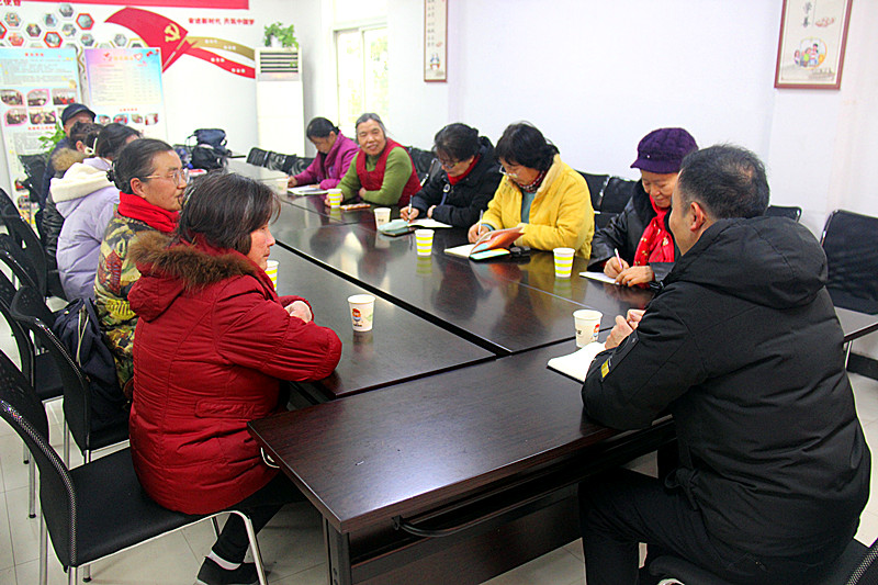 玄武湖街道关工委召开“五老”志愿者迎新春座谈会 (2).jpg