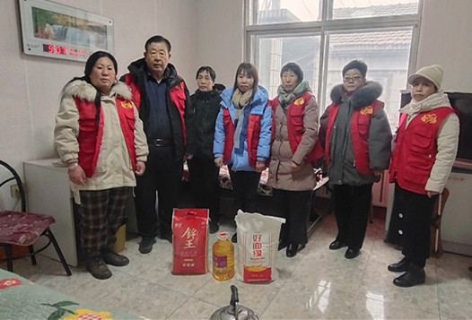 1706749311950804.jpg 元宝山区星海社区关工委新春慰问残疾人活动照片3_副本.jpg