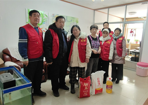 1706749358637202.jpg 元宝山区星海社区关工委新春慰问残疾人活动照片8_副本.jpg