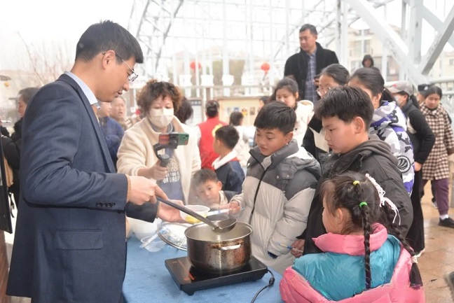 1708659358245506.jpg 吃汤圆.jpg