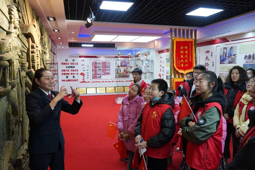 1709255095612810.jpg 元宝山区王府社区你好!人民检察官法制进社区活动照片3_副本.jpg