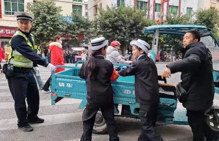 1709614291648821.jpg a700ff64f254799b1514da476566331.jpg