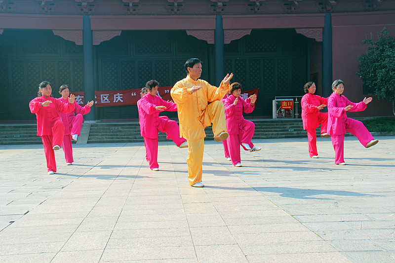 1710197727374091.jpg 江苏省南京市玄武区关工委联合组织“五老”开展庆“三八”妇女节武术交流展示活动 (10).jpg