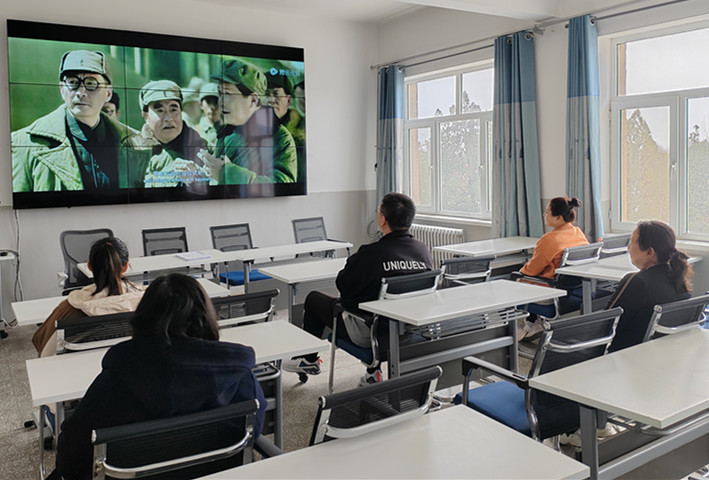 元宝山区马林街道关工委观影活动启动仪式照片1_副本.jpg