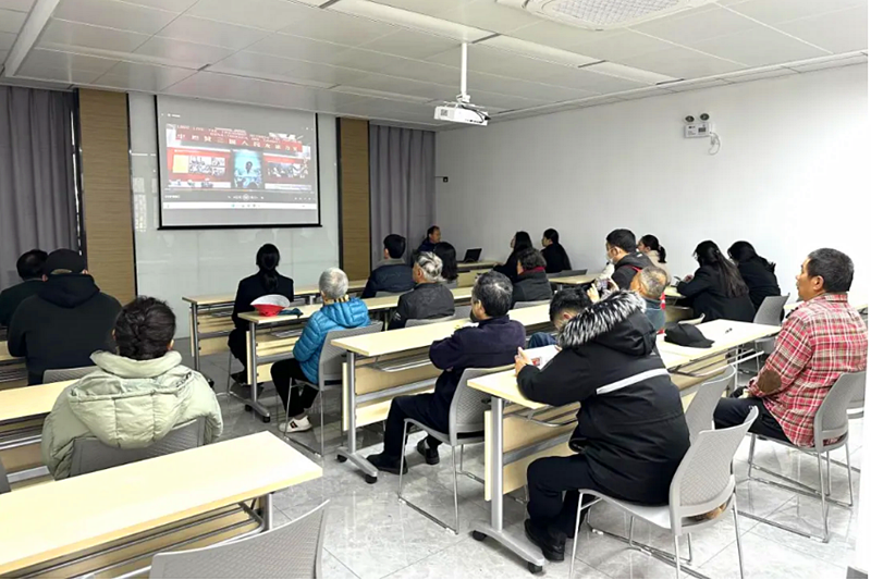 江苏省南京市玄武区梅园新村街道关工委开展“缅怀先烈 祭奠英雄”活动(1).png