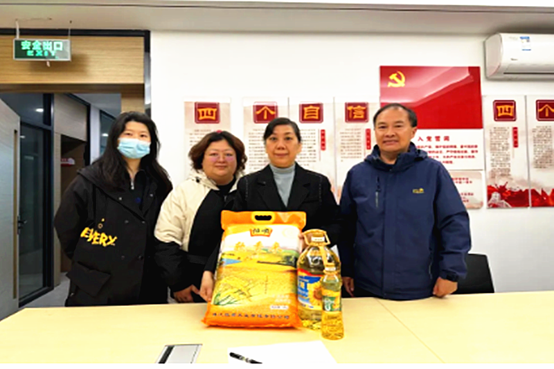 江苏省南京市玄武区梅园新村街道关工委开展“缅怀先烈 祭奠英雄”活动 (3).png