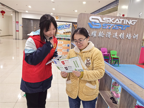 清水冲社区：垃圾分类“进商铺”宣传活动 (2).jpg