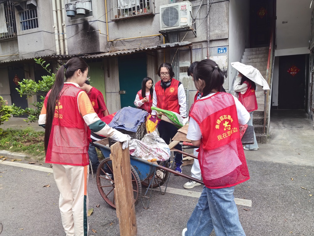 清理楼道杂物1.jpg