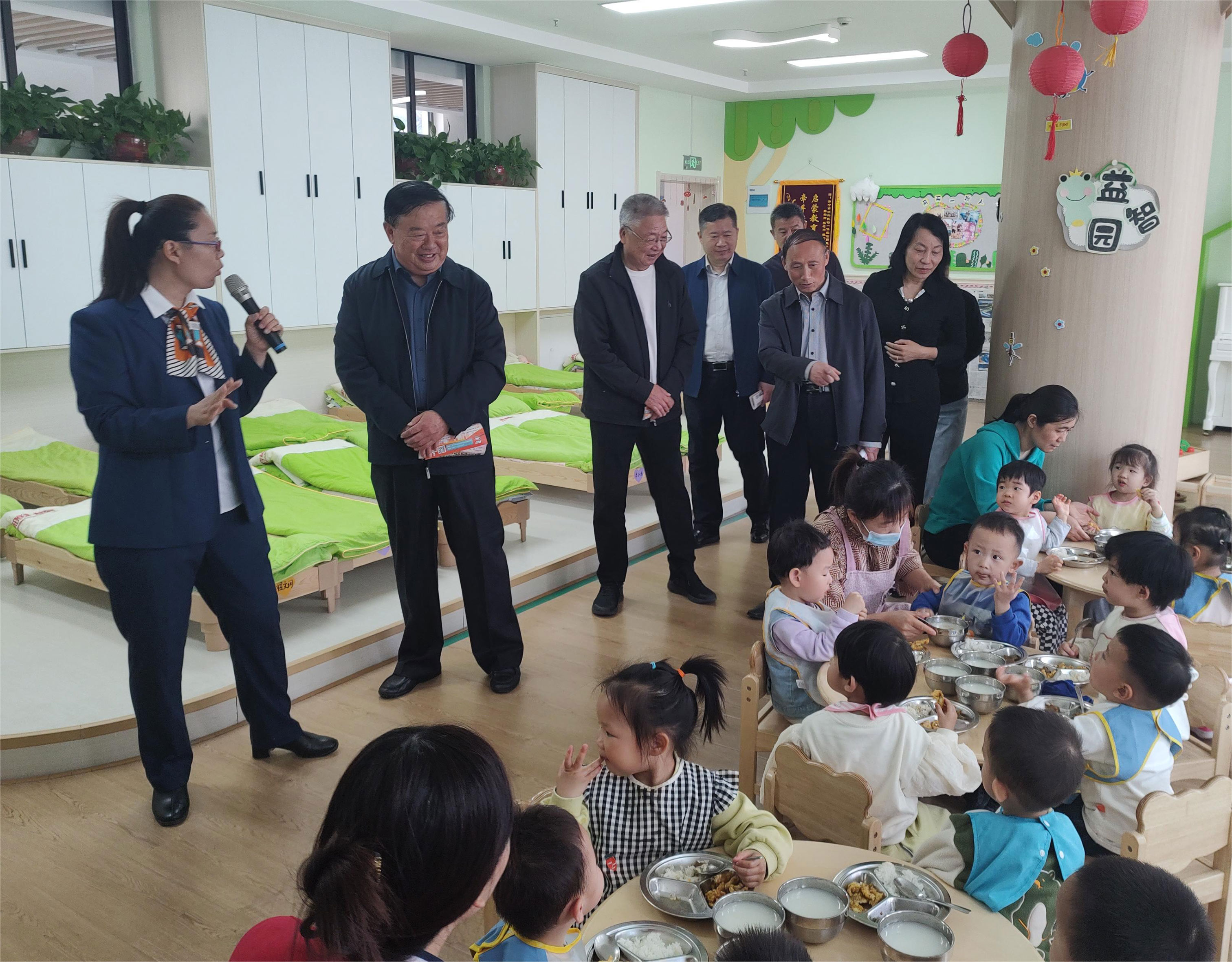 1713230918695304.jpg 济宁市关工委调研彩虹之约“五老”志愿者工作室.jpg