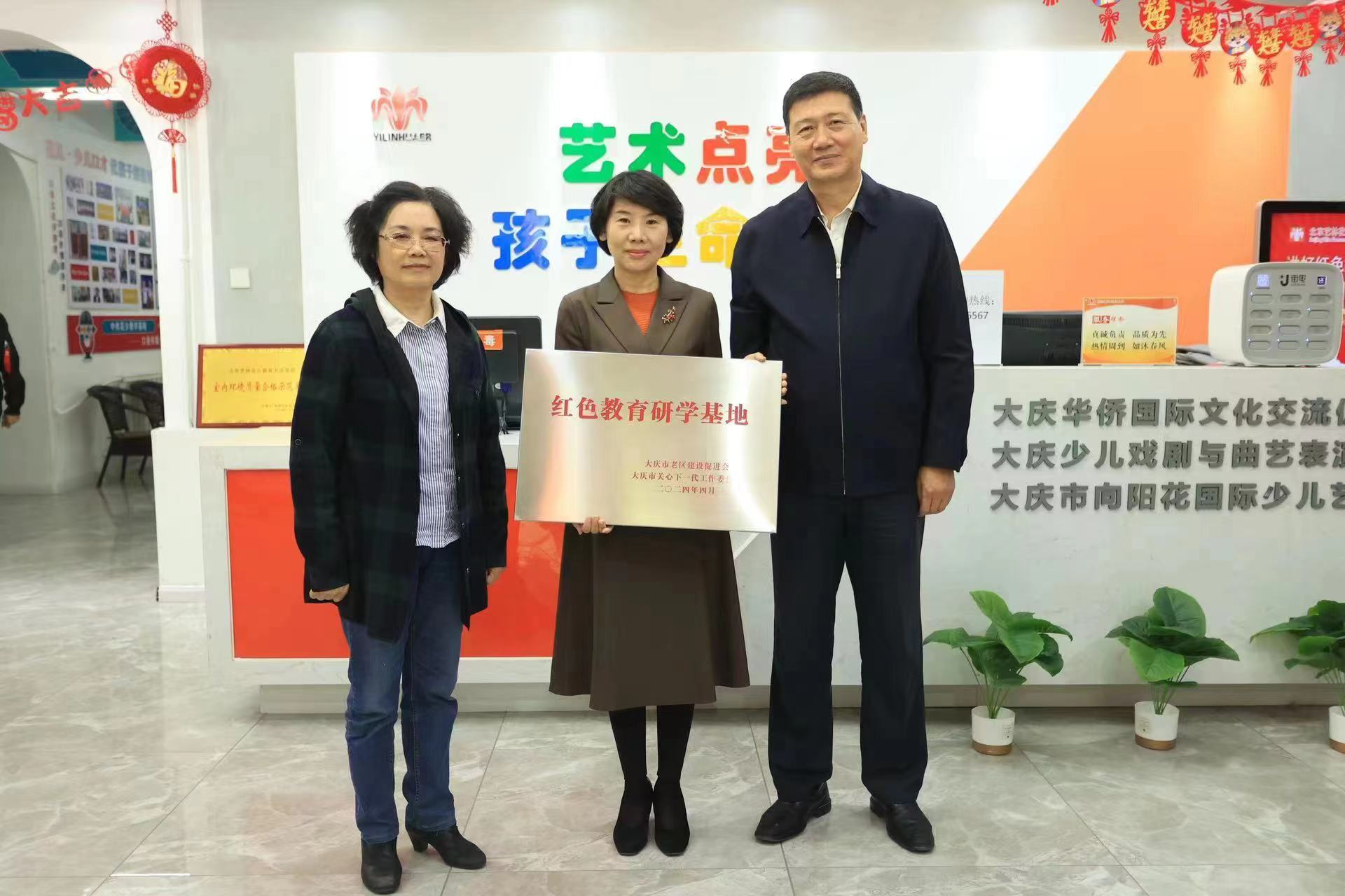 1715509471913397.jpg bb055c4fccea576cc52250cd93cfae8.jpg