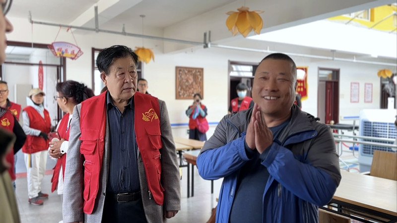 1716514940787900.jpg 元宝山区平庄城区街道星海社区关工委敬老活动照片3jpg_副本.jpg