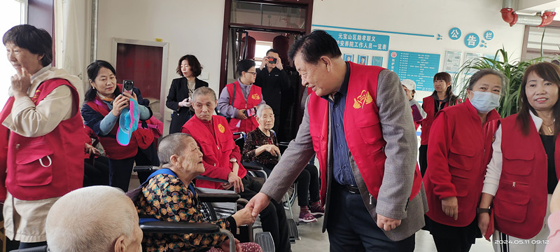 1716515018611173.jpg 元宝山区平庄城区街道星海社区关工委敬老活动照片6jpg_副本.jpg