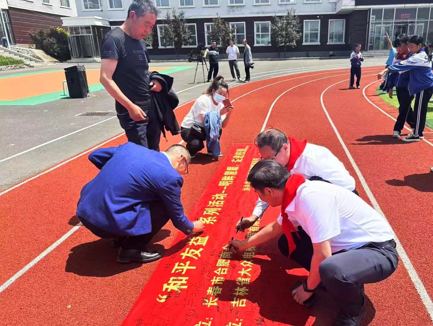 1718700306497446.jpg 9788c1f6fedd31e49d4968e03c621b3.jpg