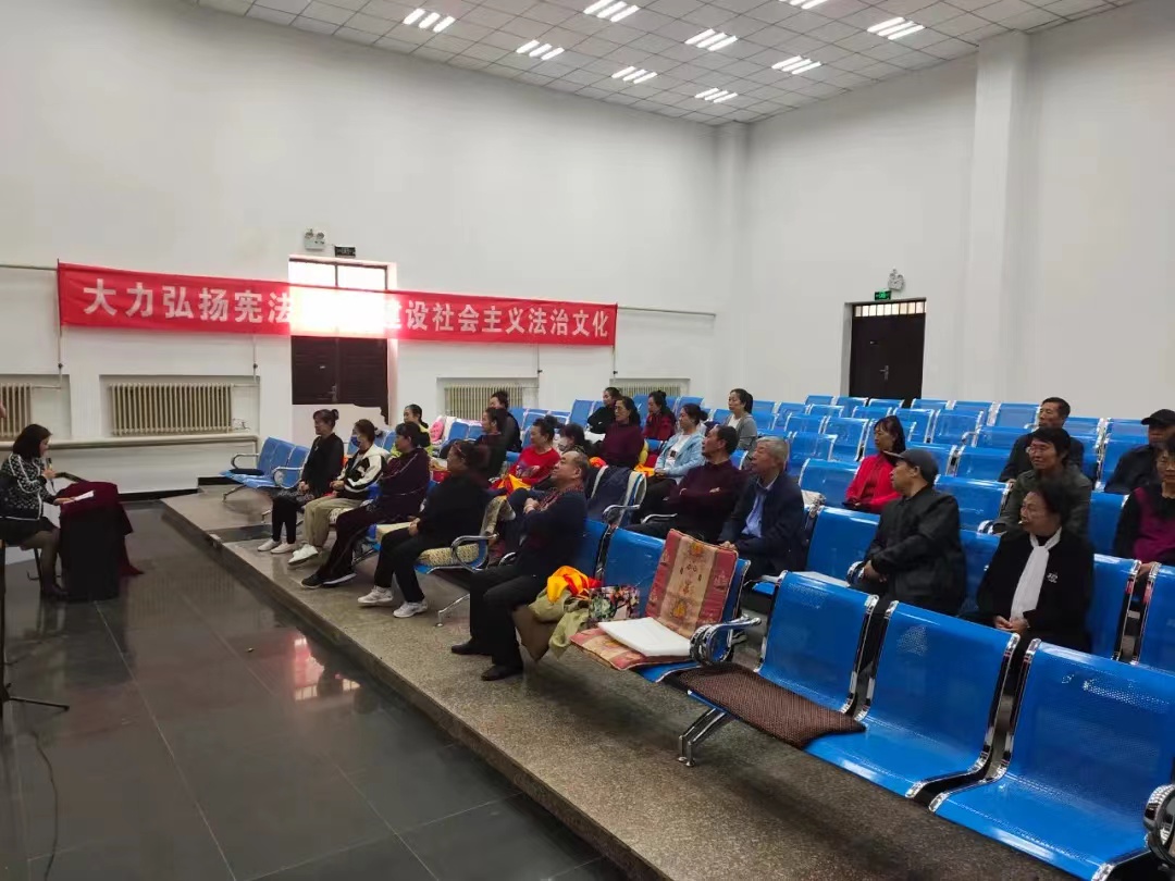 莫道桑榆晚 普法情相牵——红岗区八百垧阳光普法剧团学法普法纪实 (1).jpg